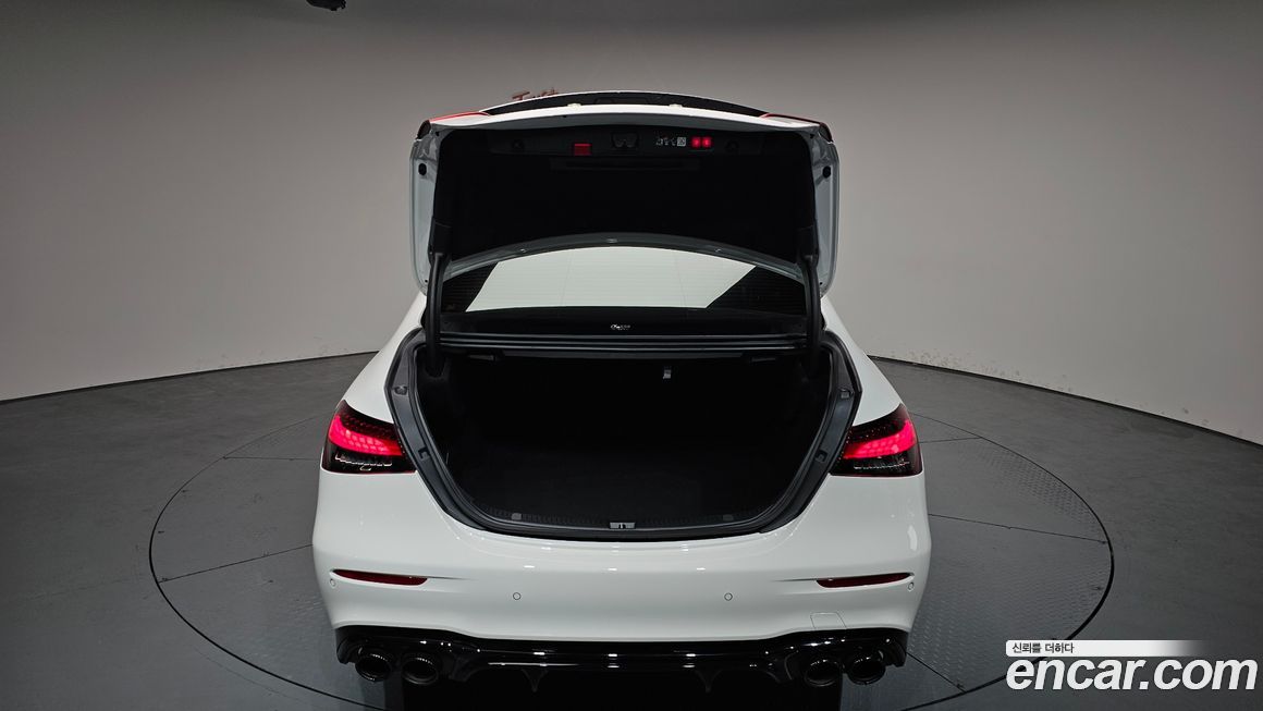 Mercedes-Benz E-Class 2023