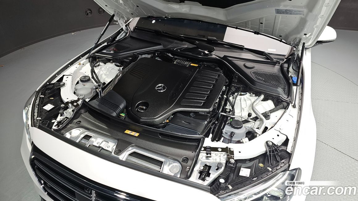 Mercedes-Benz E-Class 2024