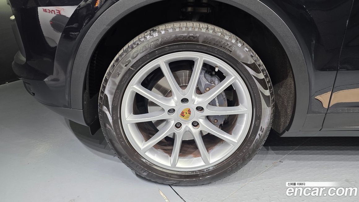 Porsche Cayenne 2021