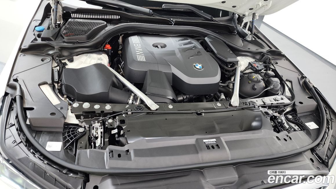 BMW 5-Series 2025