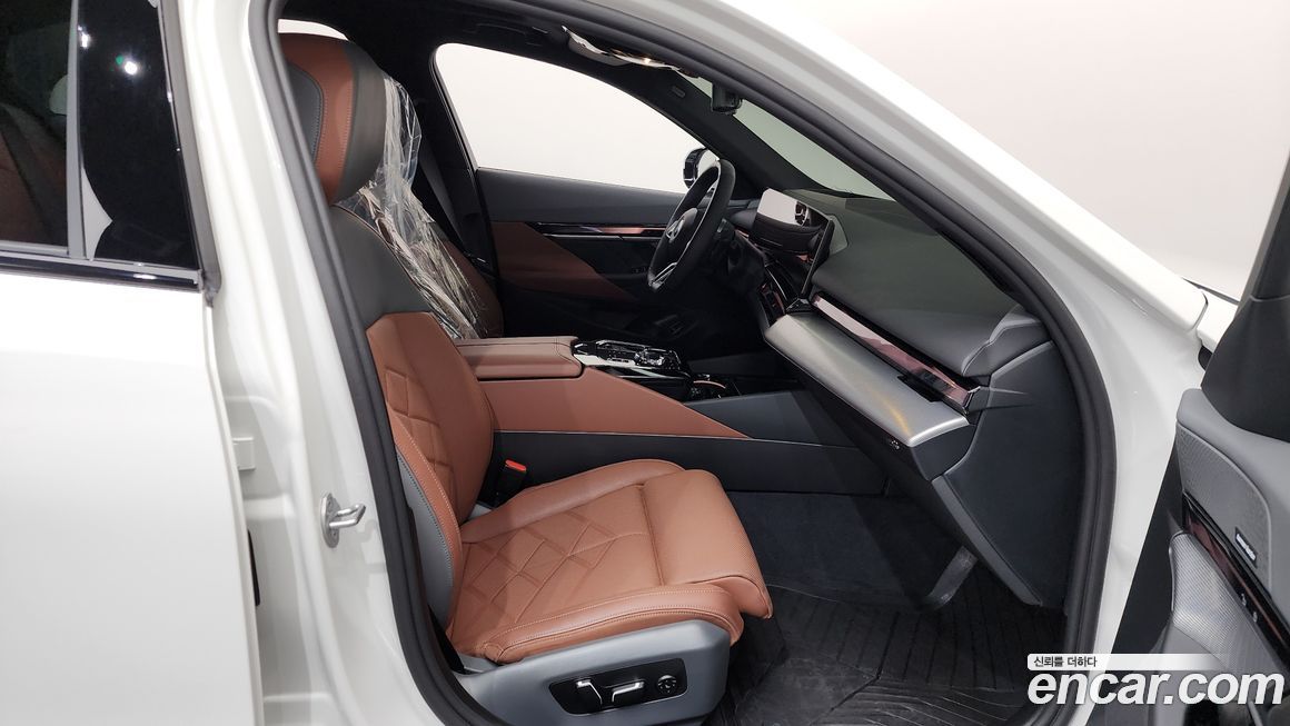 BMW 5-Series 2025