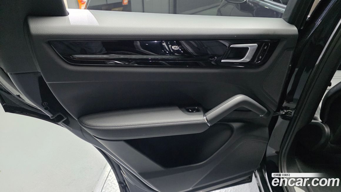 Porsche Cayenne 2021