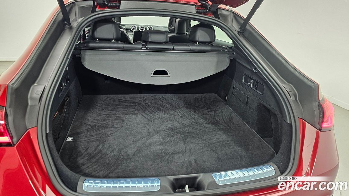 Mercedes-Benz GLC-Class 2025