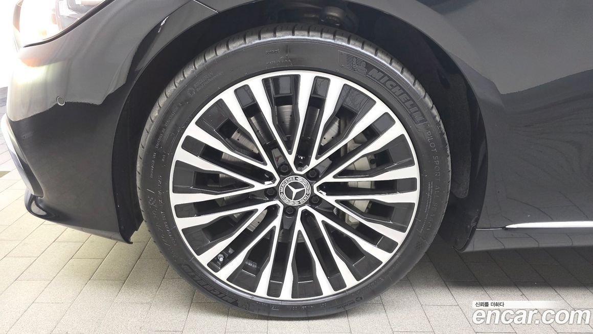 Mercedes-Benz S-Class 2021