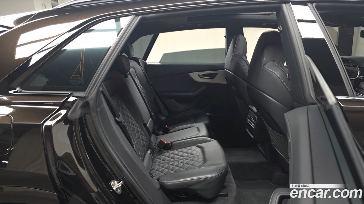 Audi Q8 2023