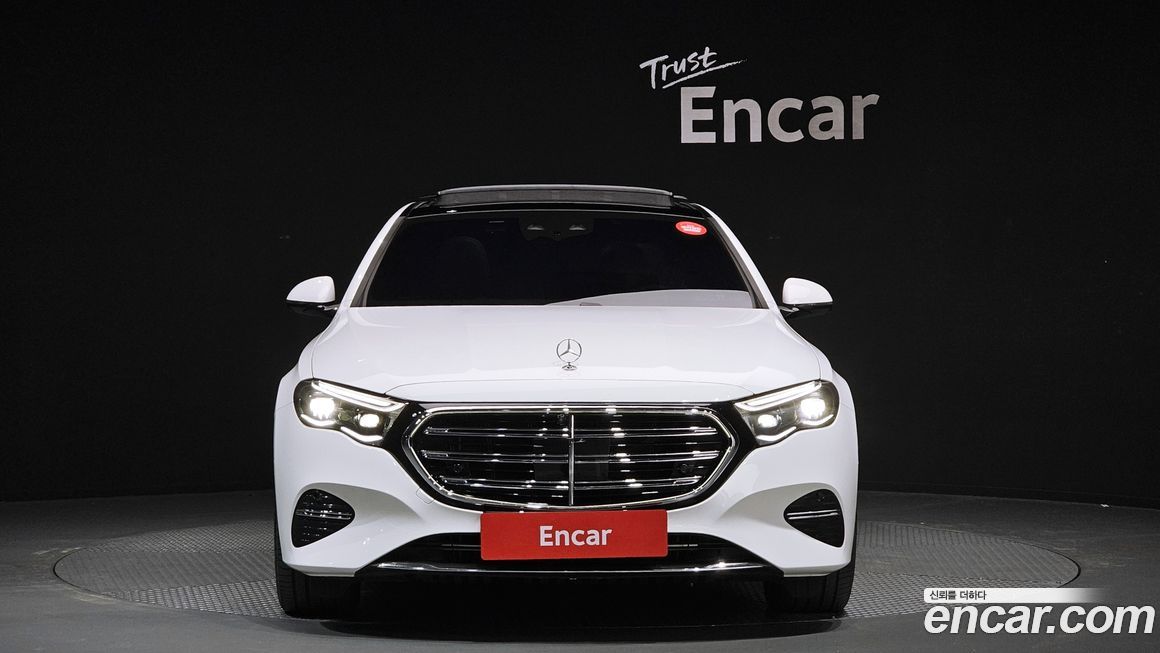 Mercedes-Benz E-Class 2024