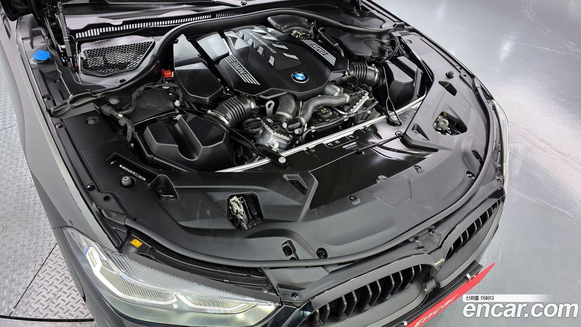 BMW 8-Series 2024