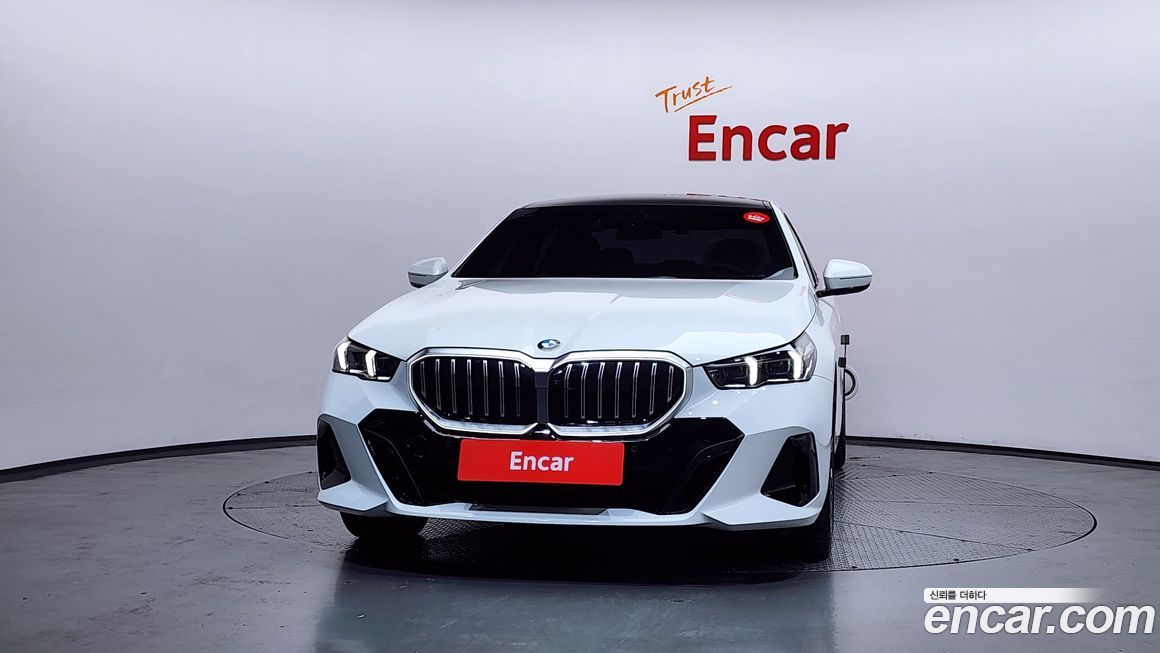 BMW 5-Series 2025