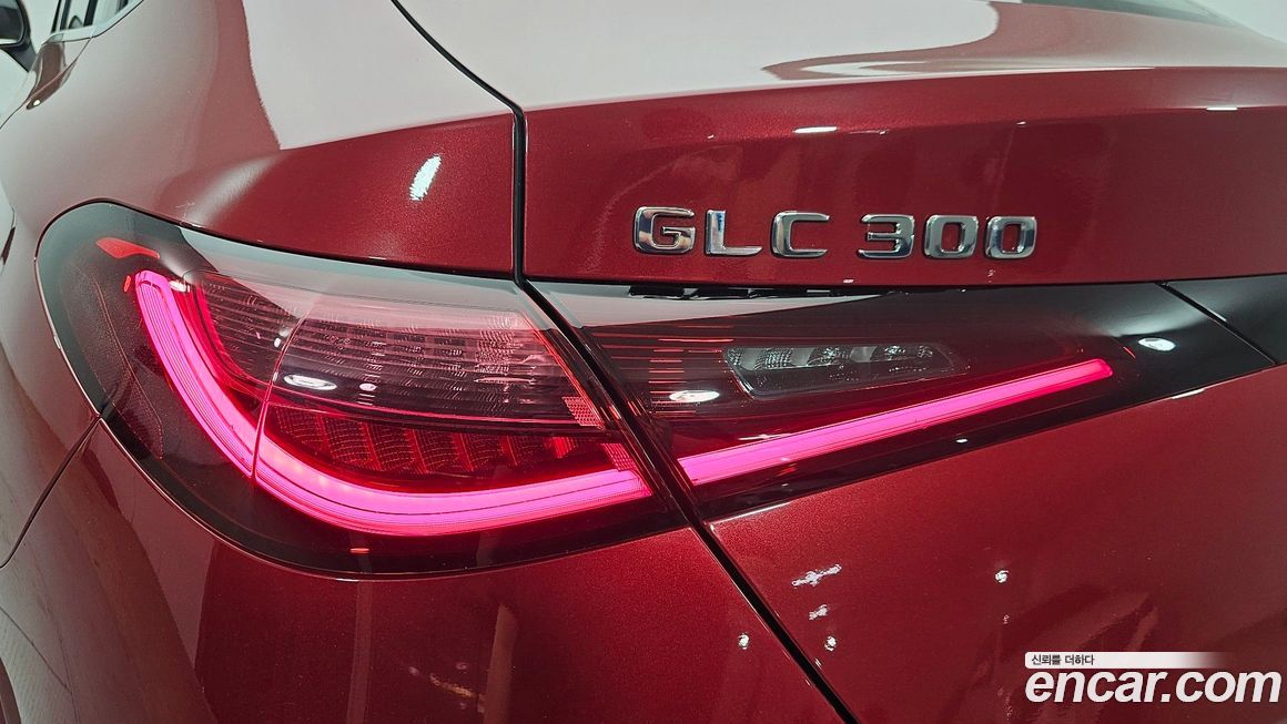 Mercedes-Benz GLC-Class 2025