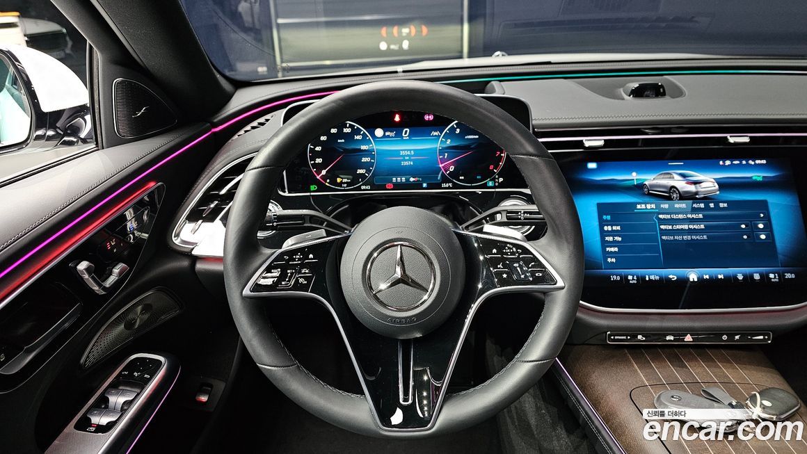 Mercedes-Benz E-Class 2024