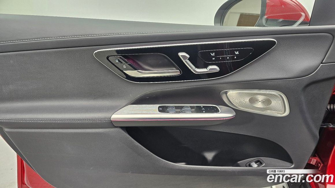 Mercedes-Benz GLC-Class 2025