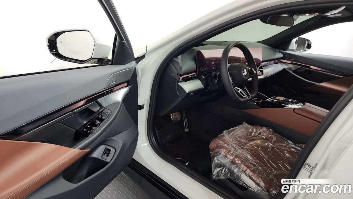 BMW 5-Series 2025