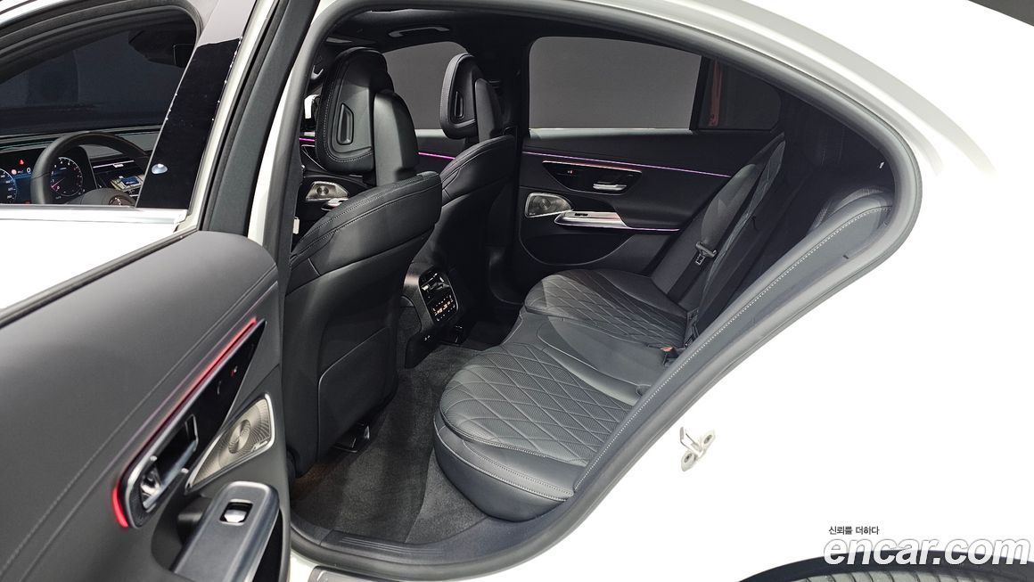 Mercedes-Benz E-Class 2024