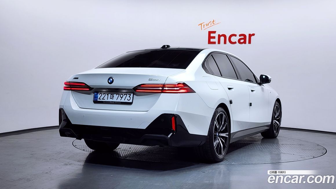BMW 5-Series 2025