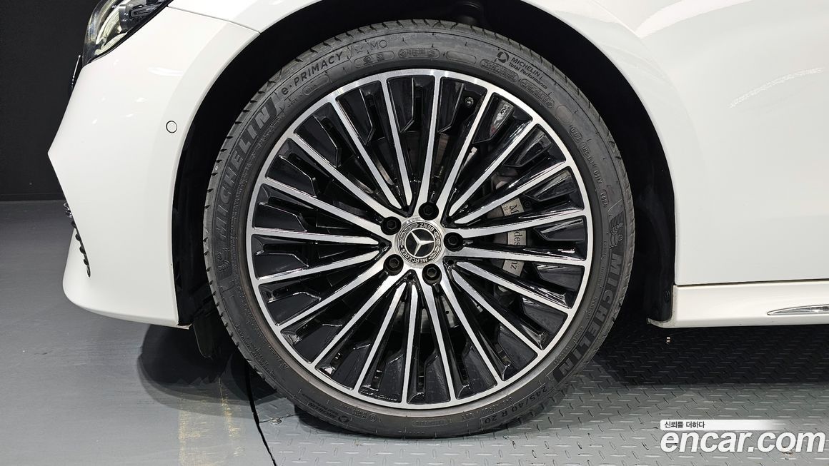 Mercedes-Benz E-Class 2024