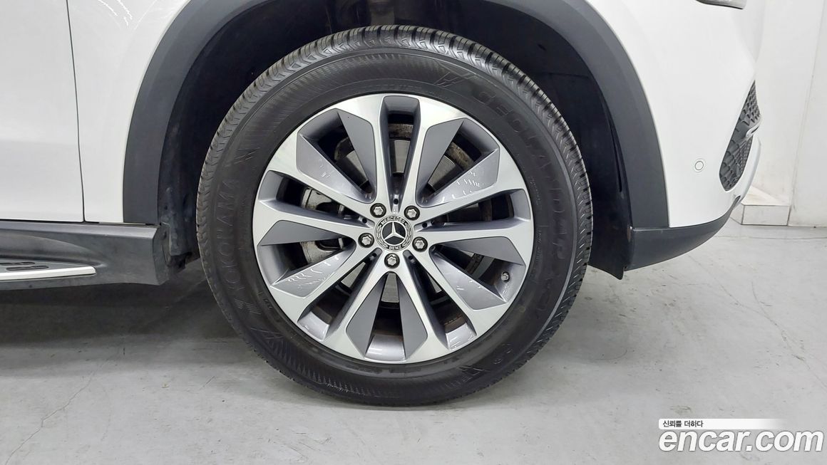 Mercedes-Benz GLE-Class 2023