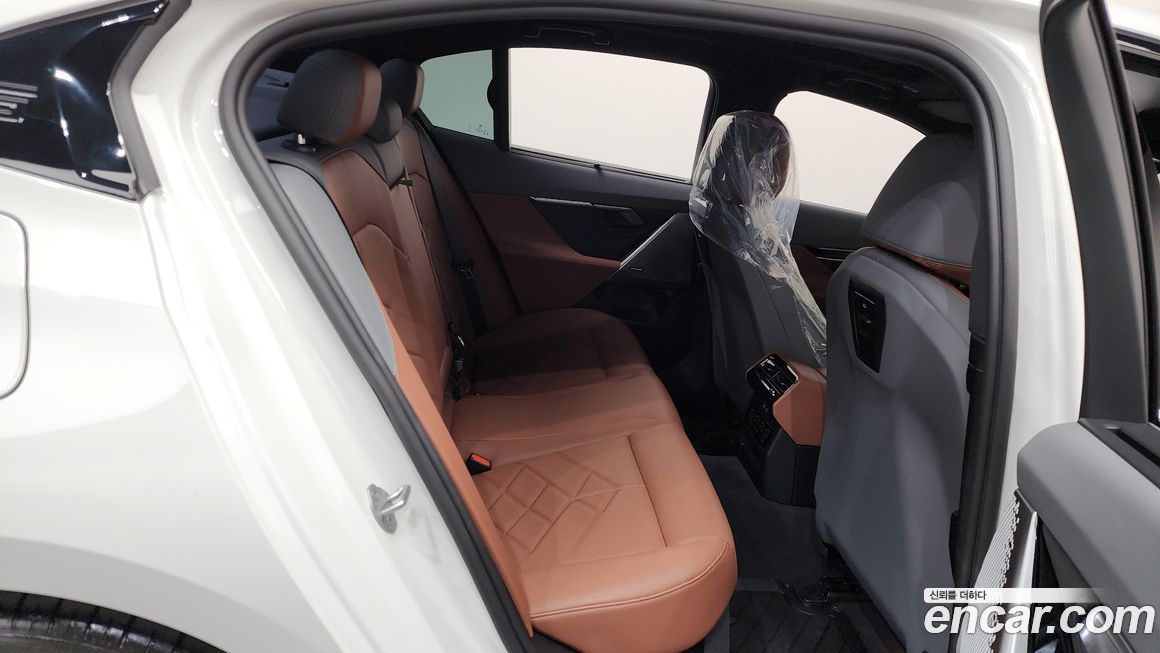 BMW 5-Series 2025