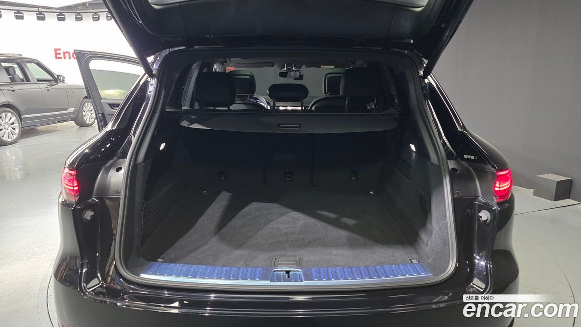 Porsche Cayenne 2021
