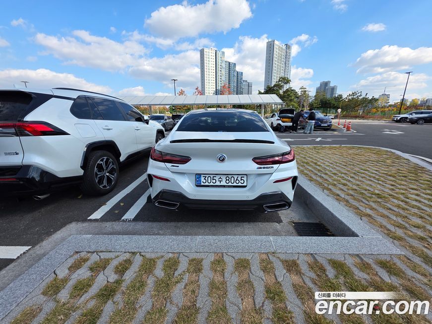 BMW 8-Series 2023