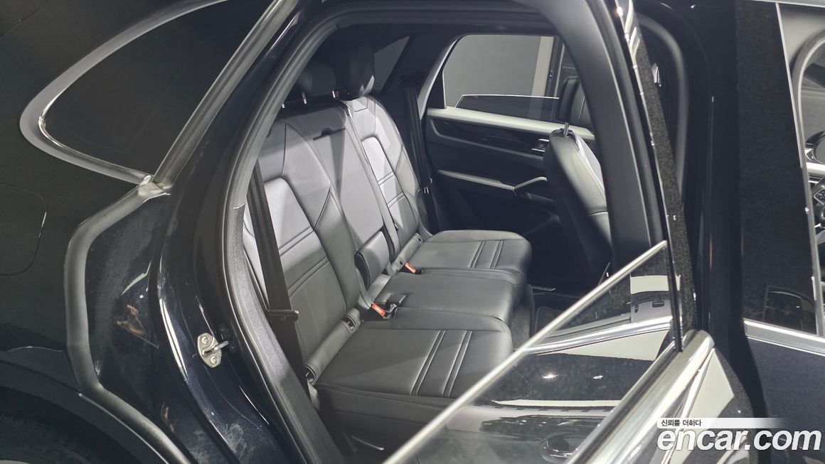 Porsche Cayenne 2021