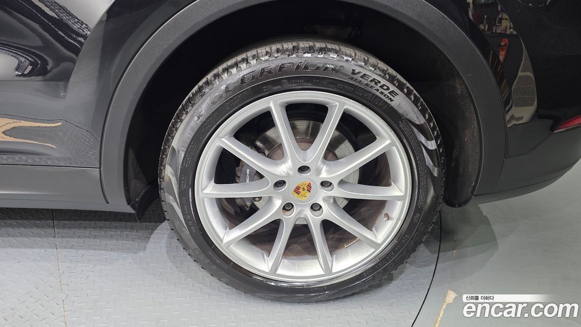Porsche Cayenne 2021