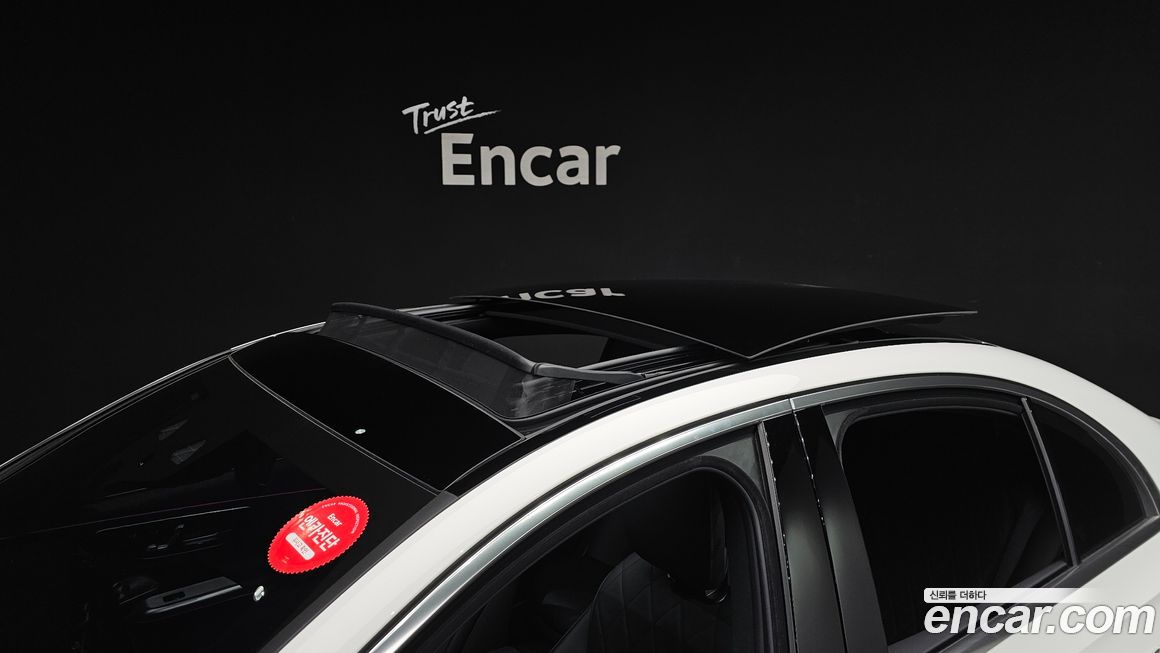 Mercedes-Benz E-Class 2024