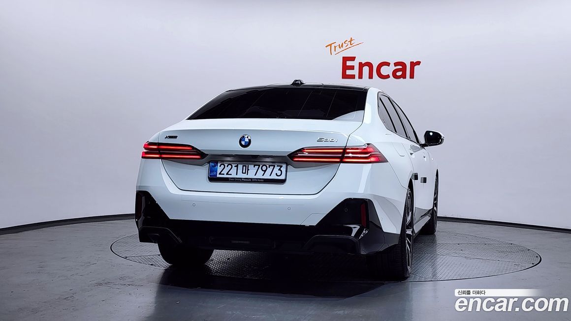 BMW 5-Series 2025