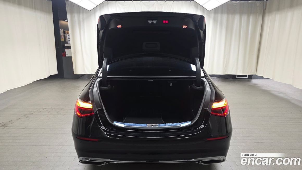 Mercedes-Benz S-Class 2021