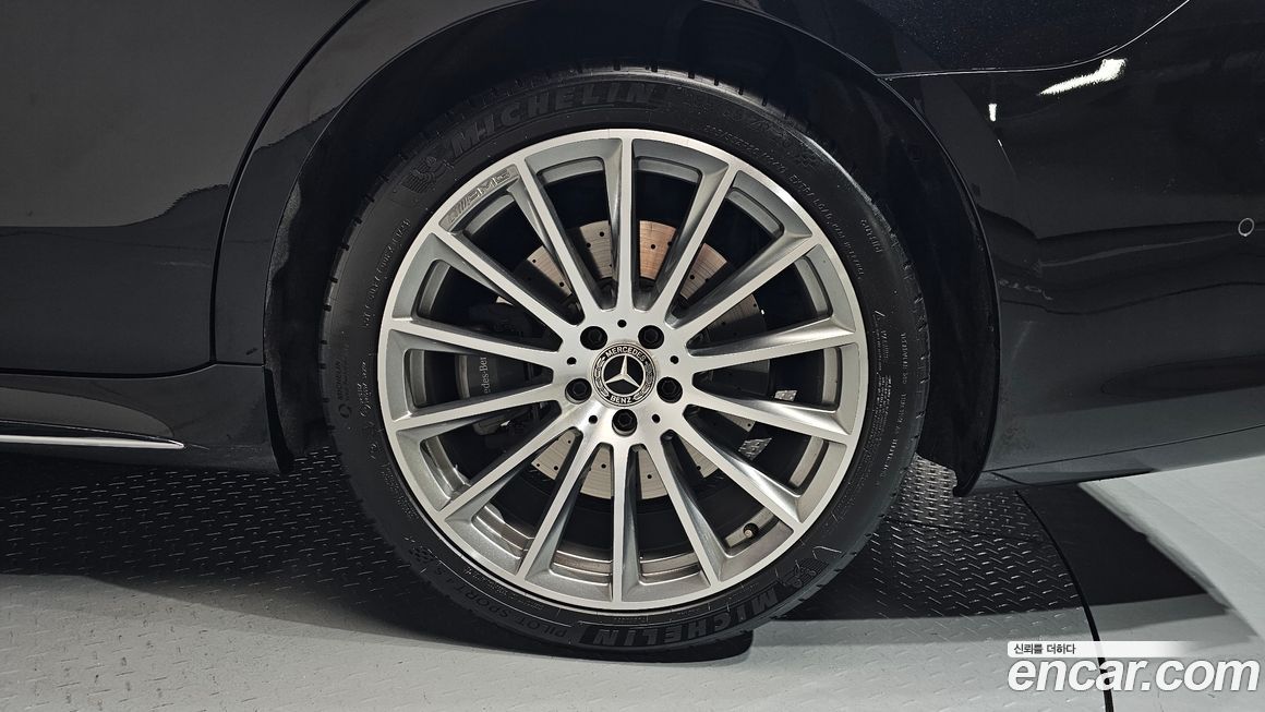 Mercedes-Benz S-Class 2021