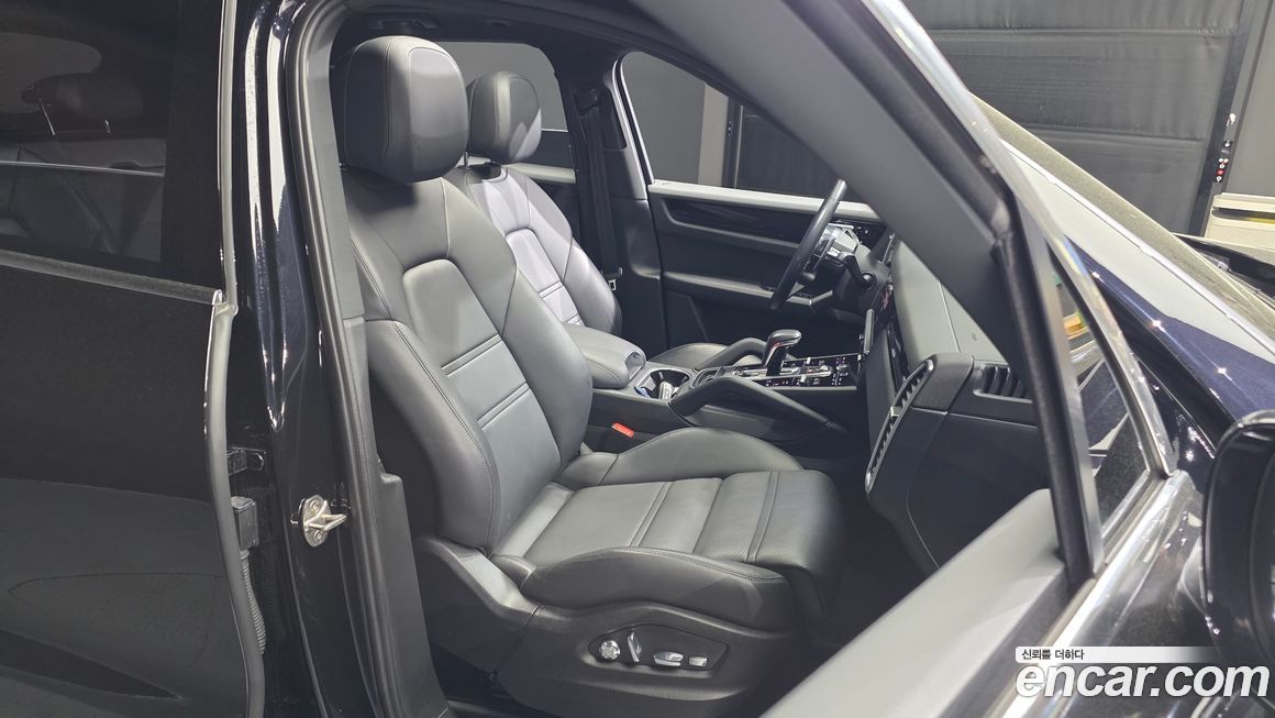 Porsche Cayenne 2021