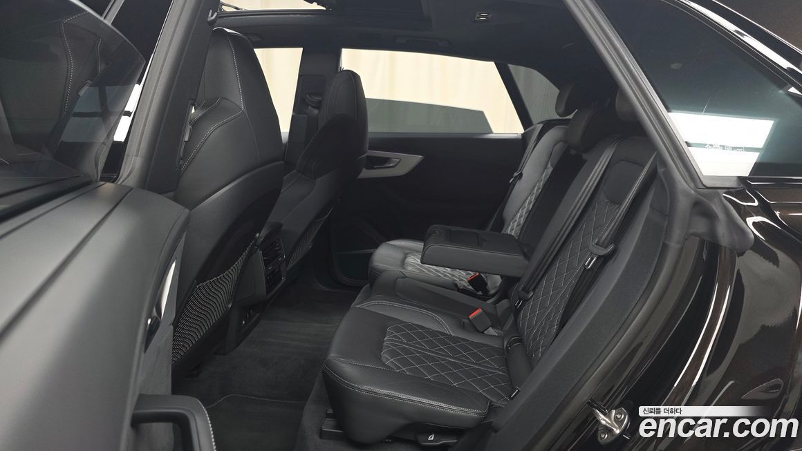 Audi Q8 2023