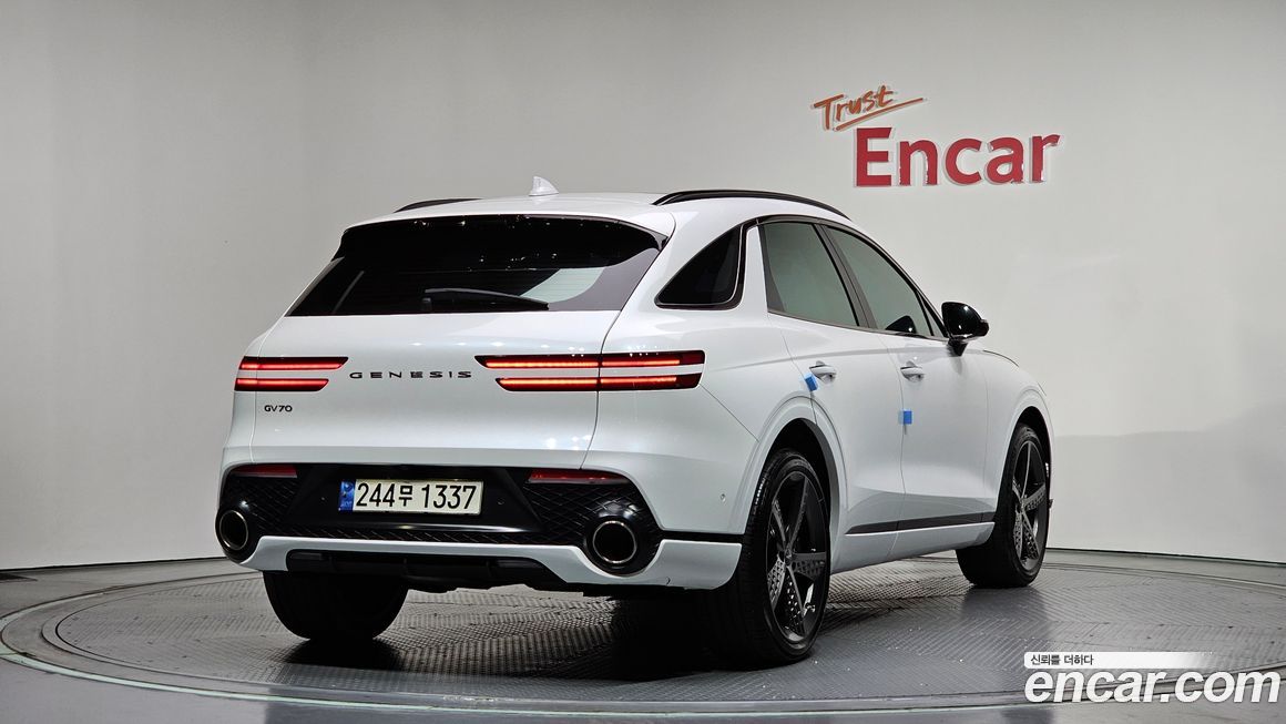 Genesis GV70 2024