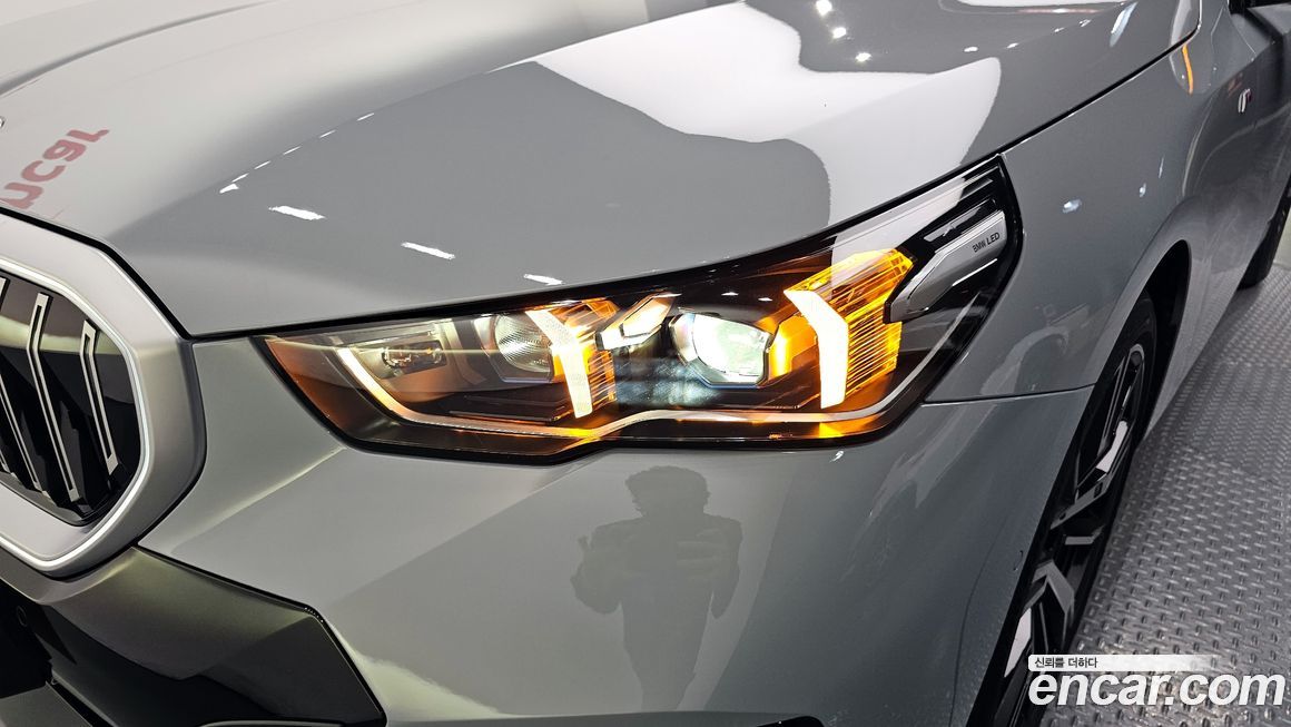 BMW 5-Series 2025