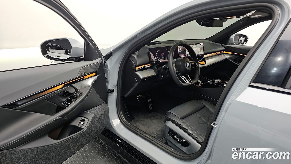 BMW 5-Series 2025