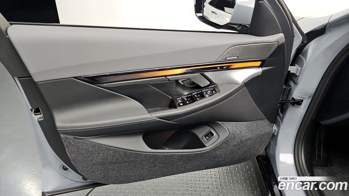 BMW 5-Series 2025