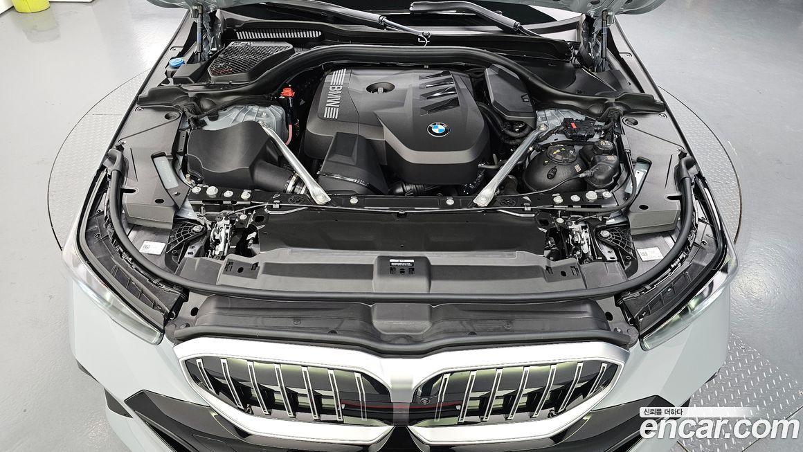 BMW 5-Series 2025