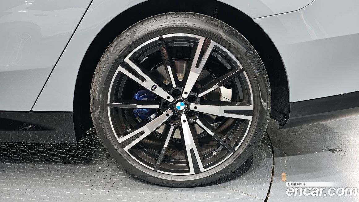 BMW 5-Series 2025