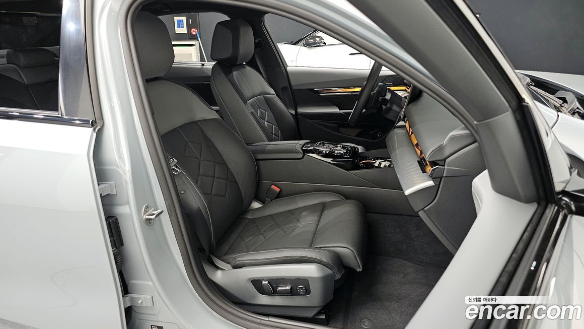 BMW 5-Series 2025