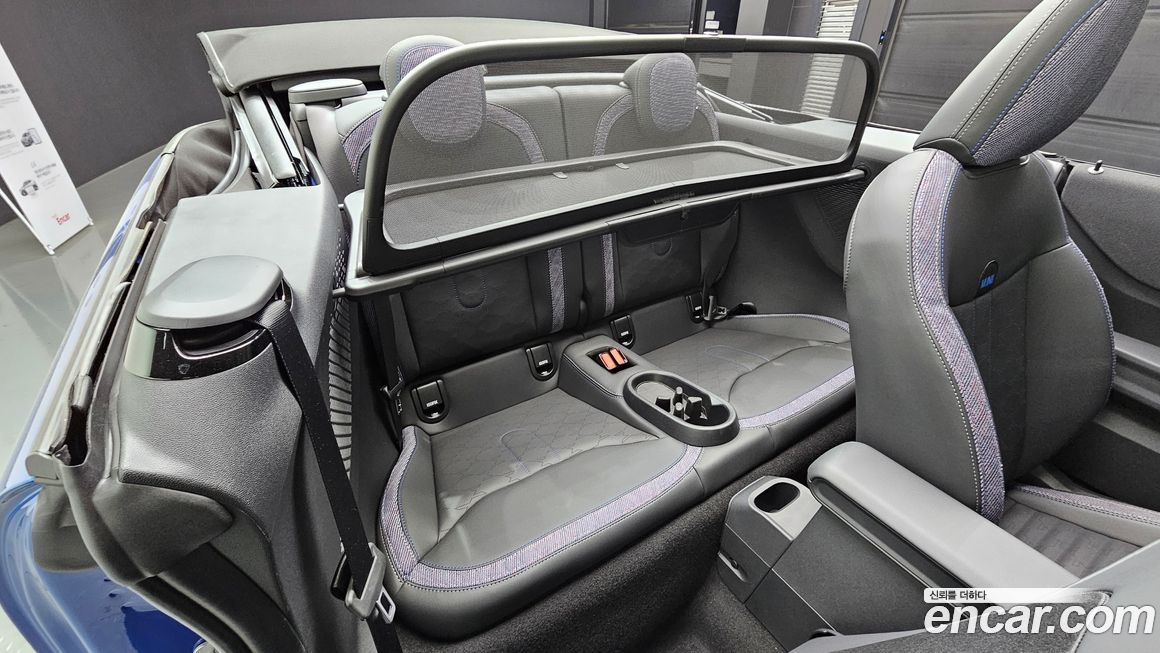 Mini Cooper Convertible 2025