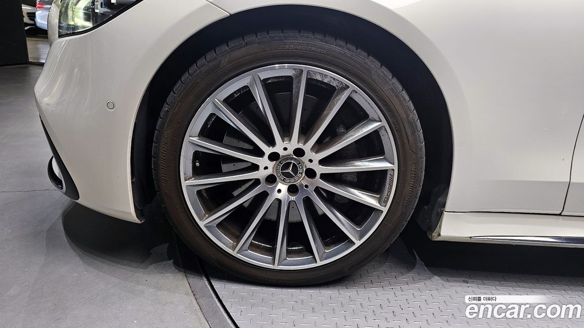 Mercedes-Benz S-Class 2021