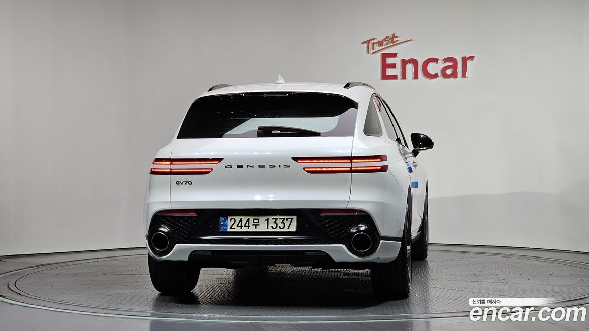 Genesis GV70 2024
