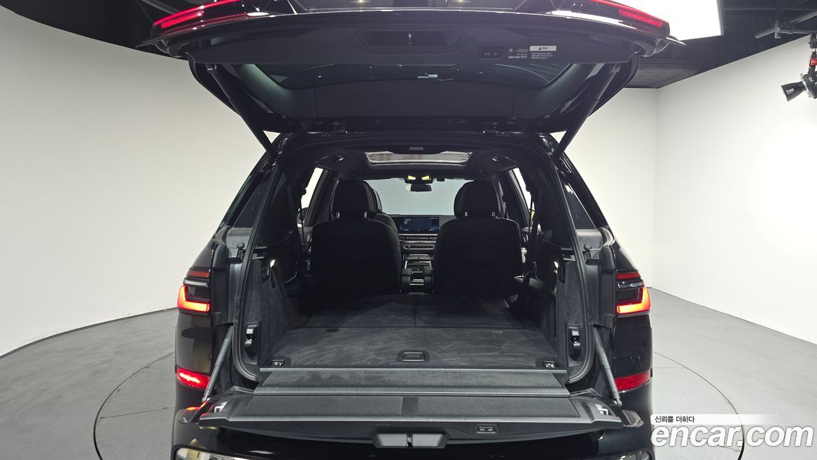 BMW X7 2025