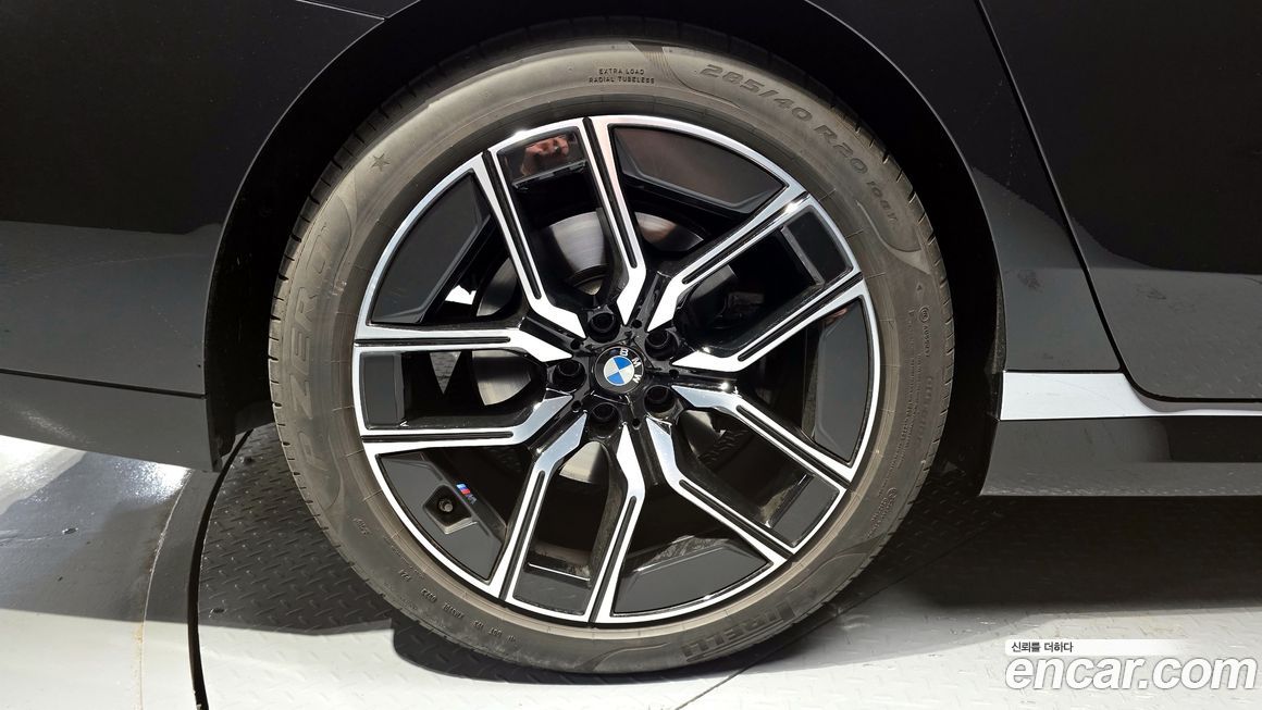 BMW 7-Series 2023
