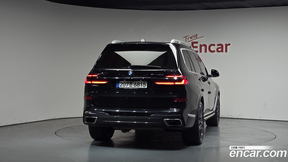 BMW X7 2025