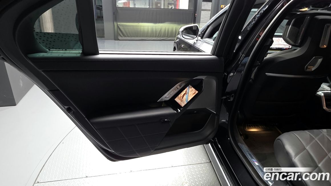 BMW 7-Series 2023