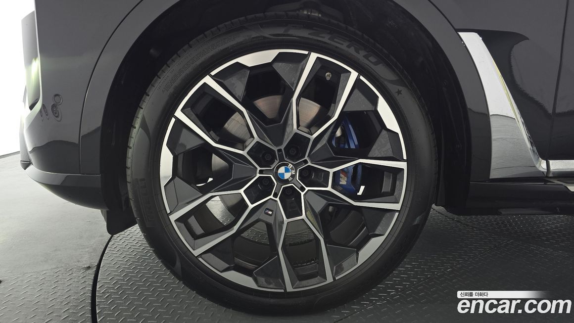 BMW X7 2025