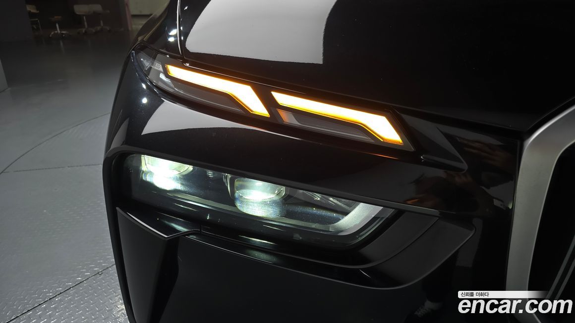 BMW X7 2025