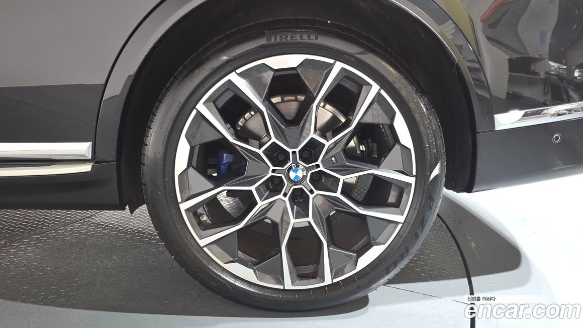 BMW X7 2025