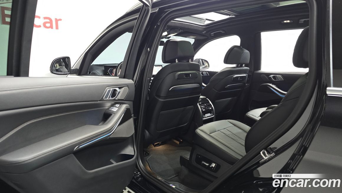 BMW X7 2025