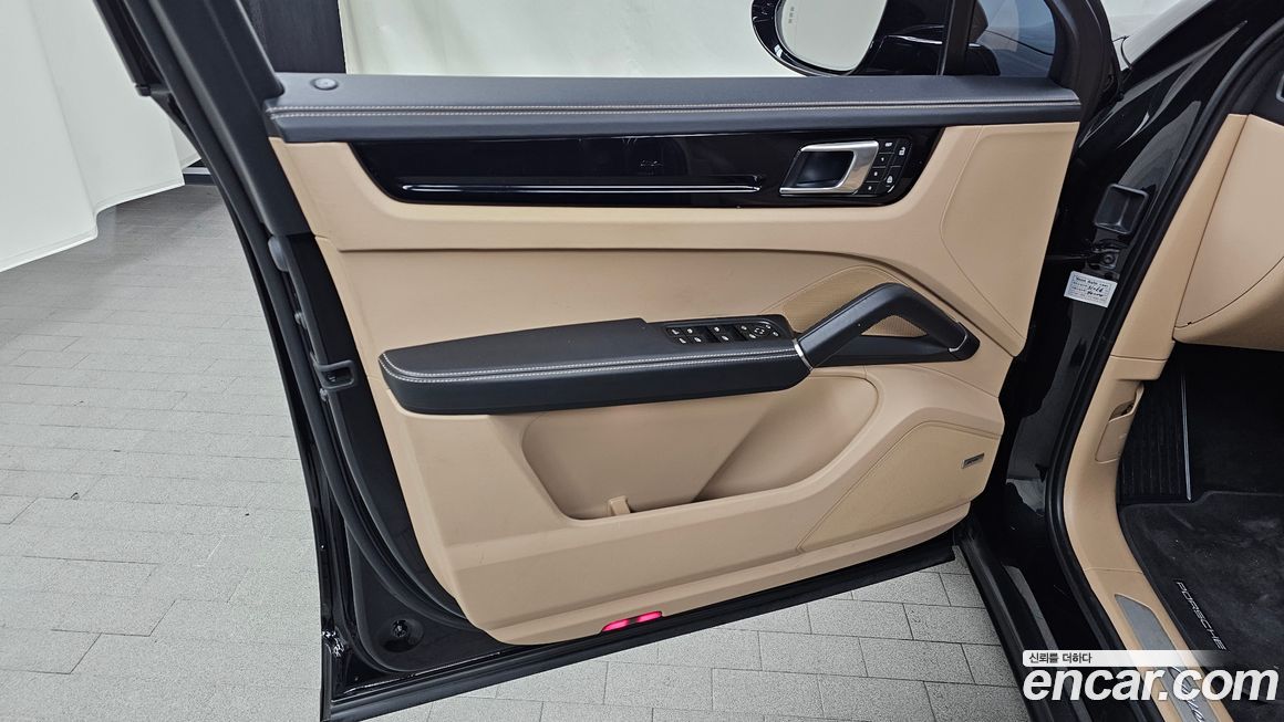 Porsche Cayenne 2023